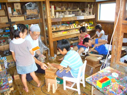 卒園した小学生達の木工への取り組み